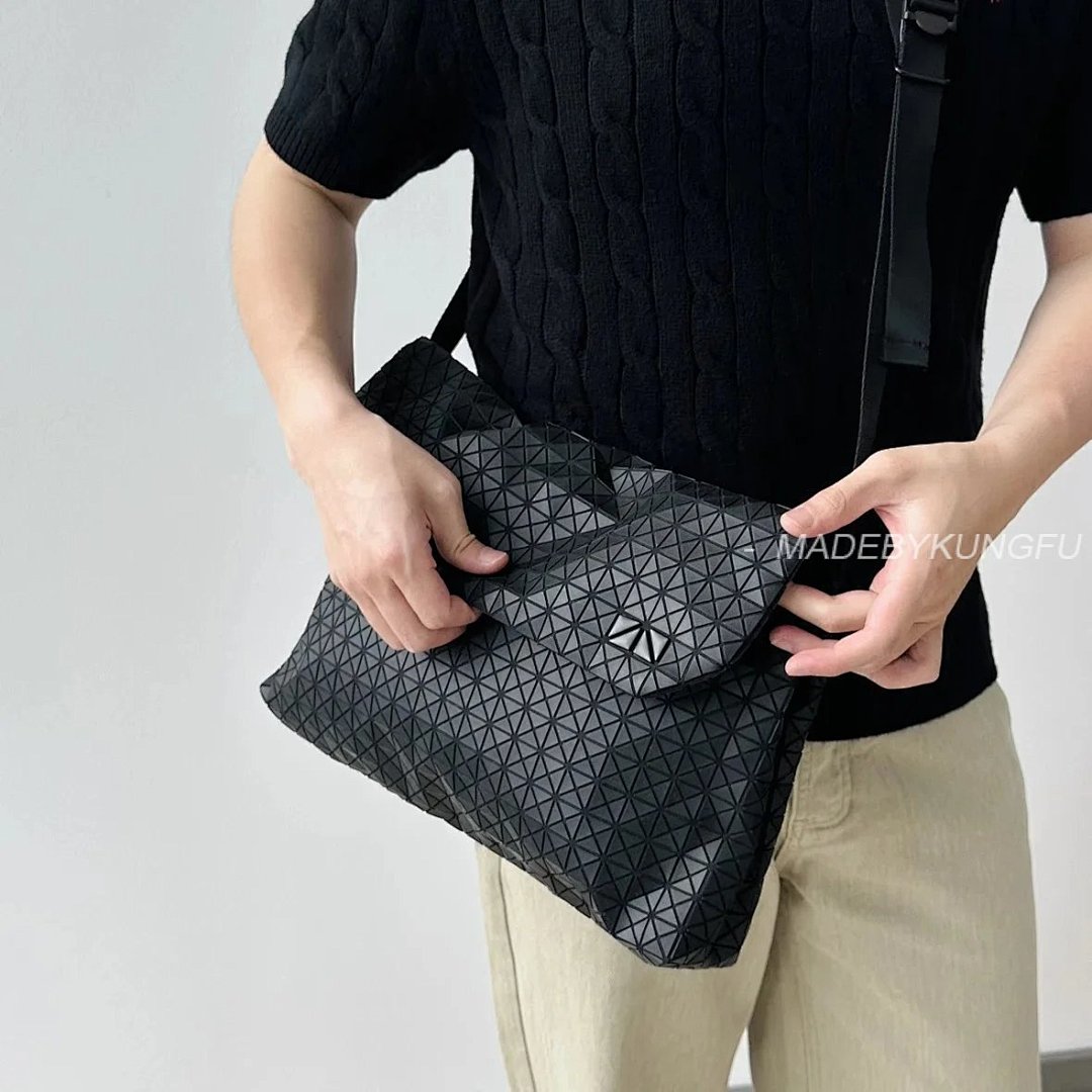 【A+ Item ID 8489 Issey Miyaki (Miyake Lifetime -2021 FW Kuro Lingge Bag Tor), photo 1