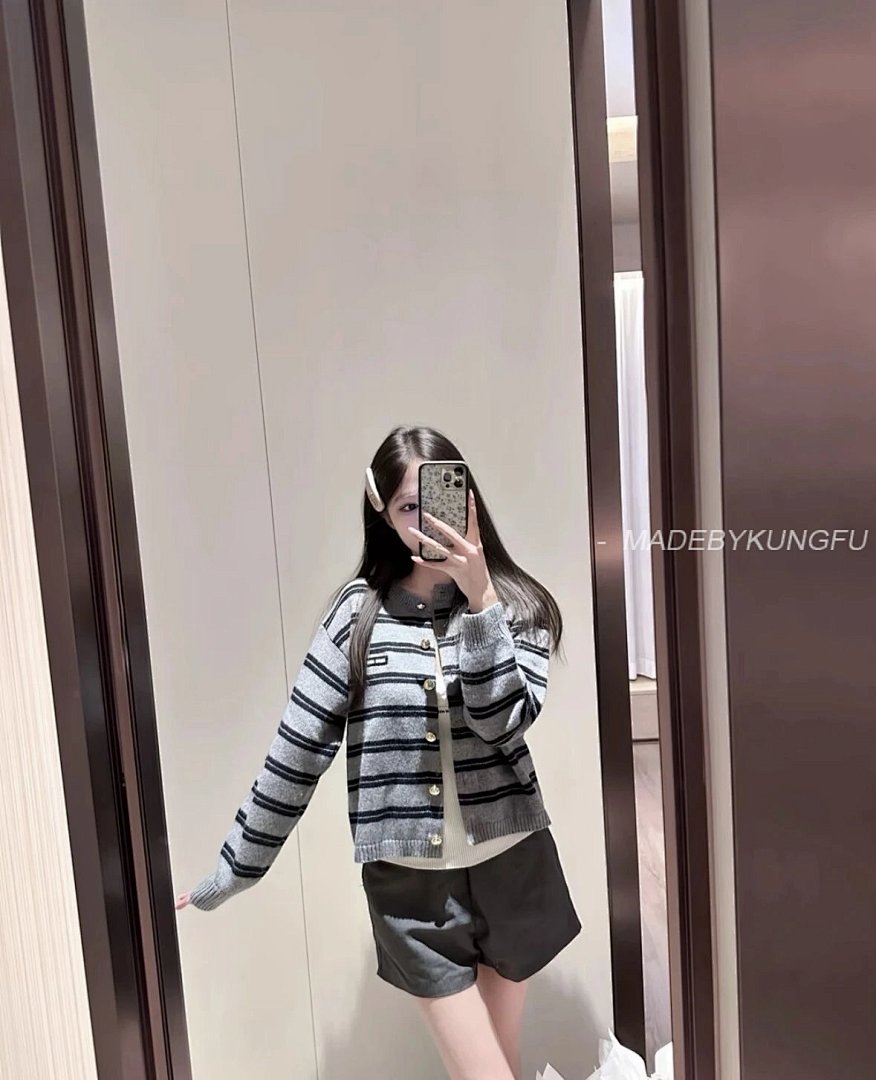 【A+ Item ID 8004 M1UM1U Miu Double-Layer Knitted Logo Patch Cardigan With _Precise - Image 24