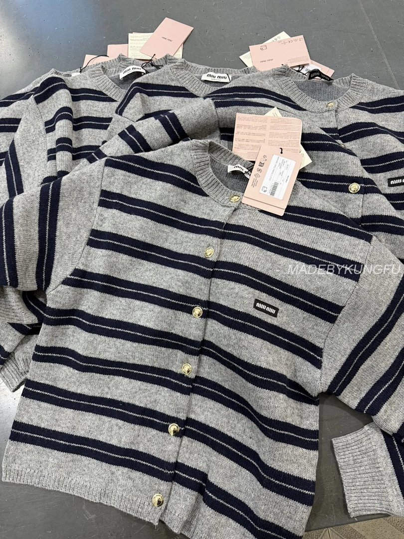 【A+ Item ID 8004 M1UM1U Miu Double-Layer Knitted Logo Patch Cardigan With _Precise - Image 32