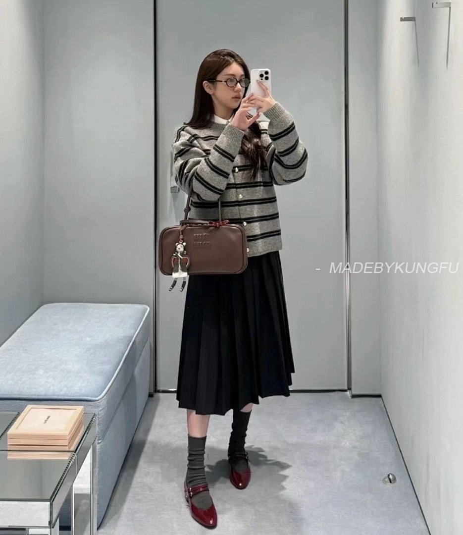 【A+ Item ID 8004 M1UM1U Miu Double-Layer Knitted Logo Patch Cardigan With _Precise - Image 27