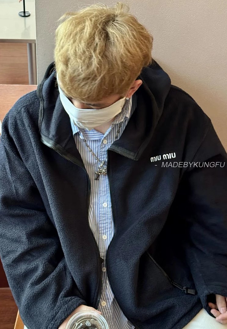 【A+ Item ID 8043 Miu FW25 Chinese Valentine's Day Cotton Logo Hooded Fleece Zipper - Image 25