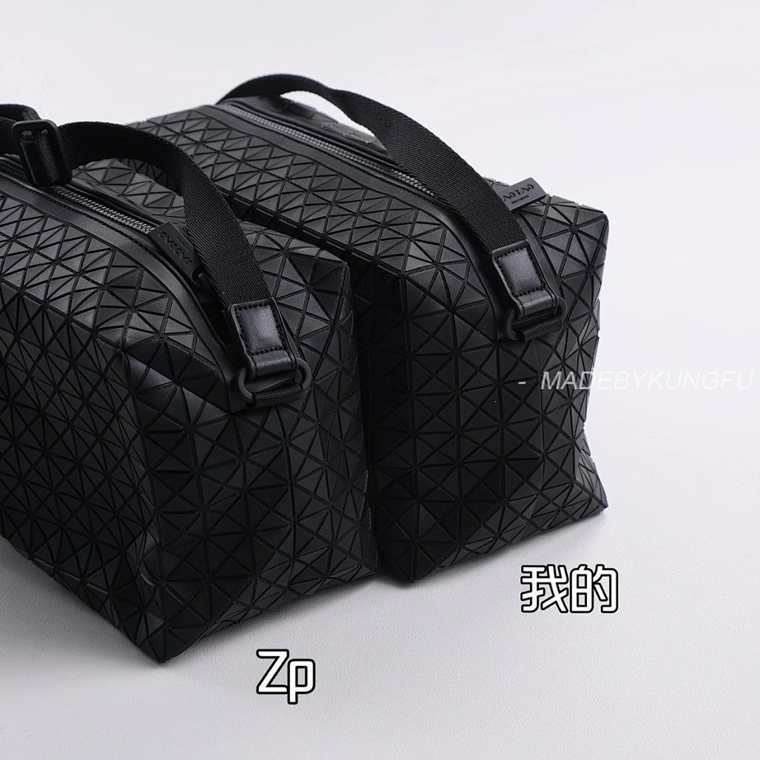 【A+ Item ID 8490 Issey-M1Yaki- Issey Miyake -Kuro-Saddle-PVC Diamond Camera Bag (Matte) - Image 25