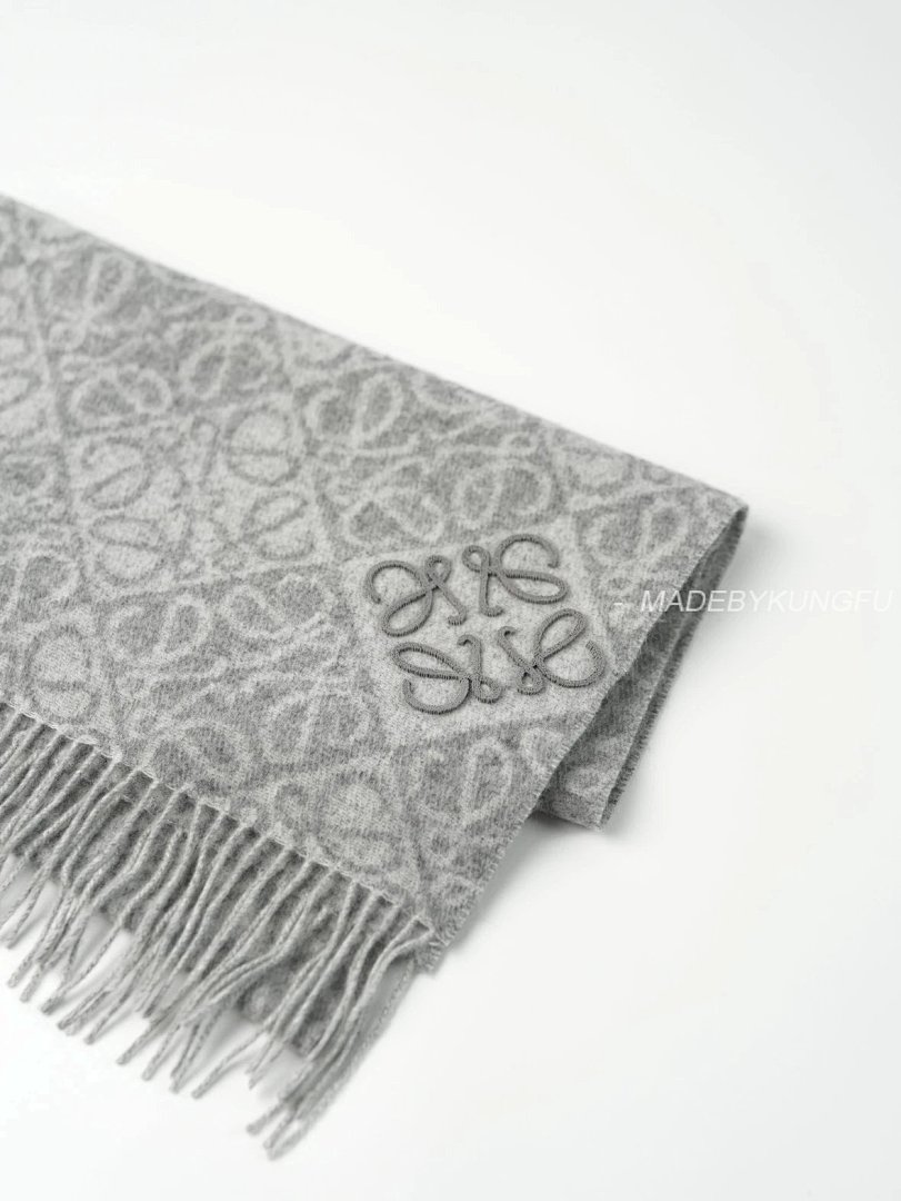 【A+ Item ID 8528 L0EWE- Corner Anagram Tufted Embroidered Relief “90% Wool Blend ” Men' - Image 11