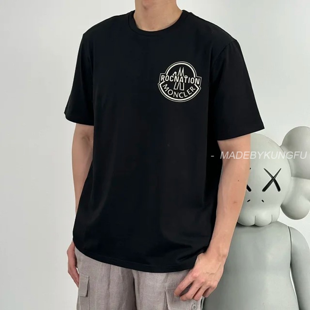 【A+ Item ID 9035 Mon X RocNation Collaboration Solid Color Left Chest Logo Short Sleeved T-Shirt - Image 12
