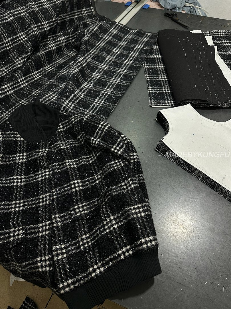 【A+ Item ID 8026 CHANE1- Chanel 22K Tweed Black And White Checkered Floral Coat - Image 35