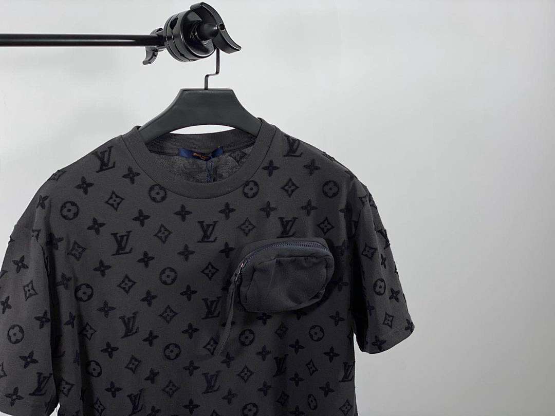 Other L*V HOOK-AND-LOOP MONOGRAM T-SHIRT— Out - Image 9