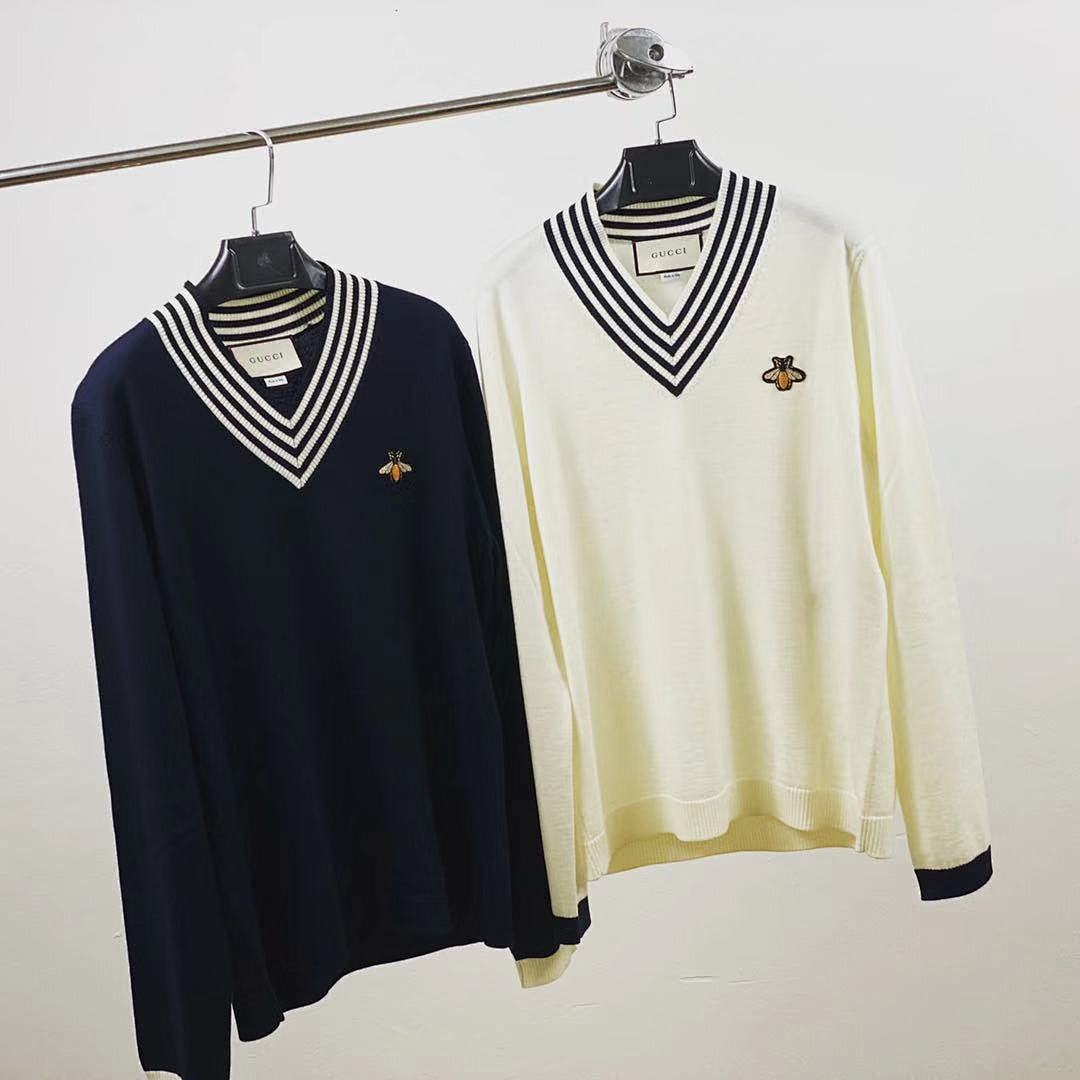 GC BEE White Sweater, photo 1