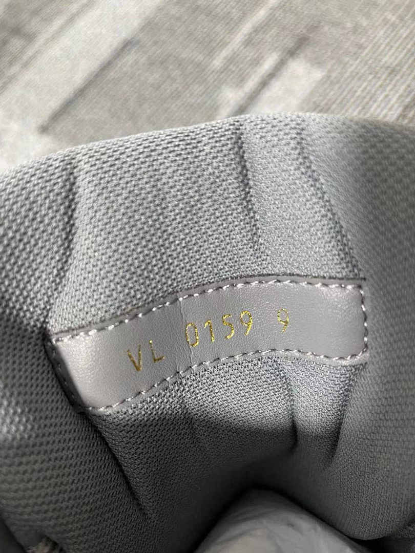 Other VV Purple Sneaker - Image 13