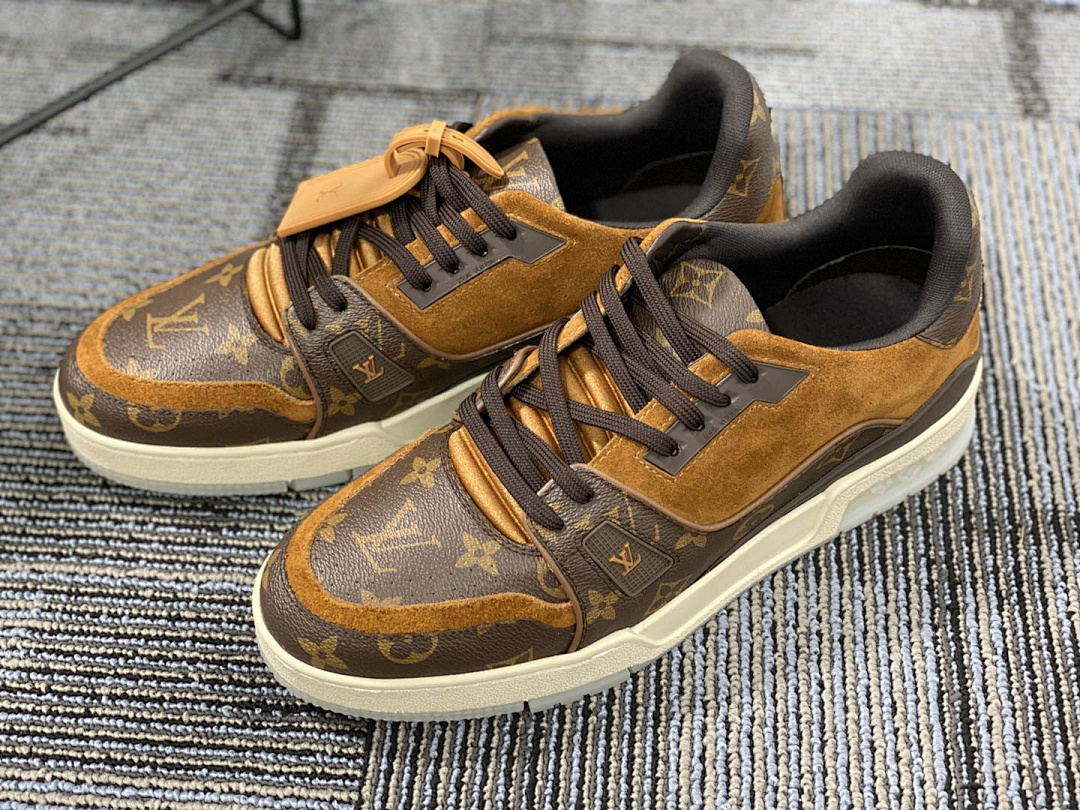 Other VV Grey Trainer - Image 6