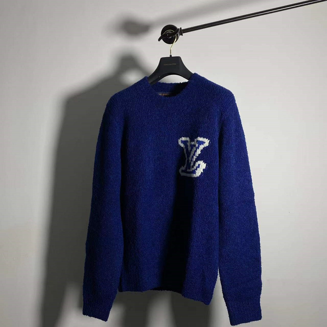 VV Blue Sweater, photo 1