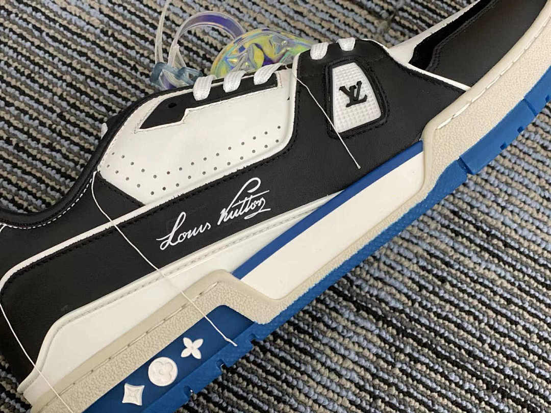 Other VV Black White 2021 Sneaker - Image 10