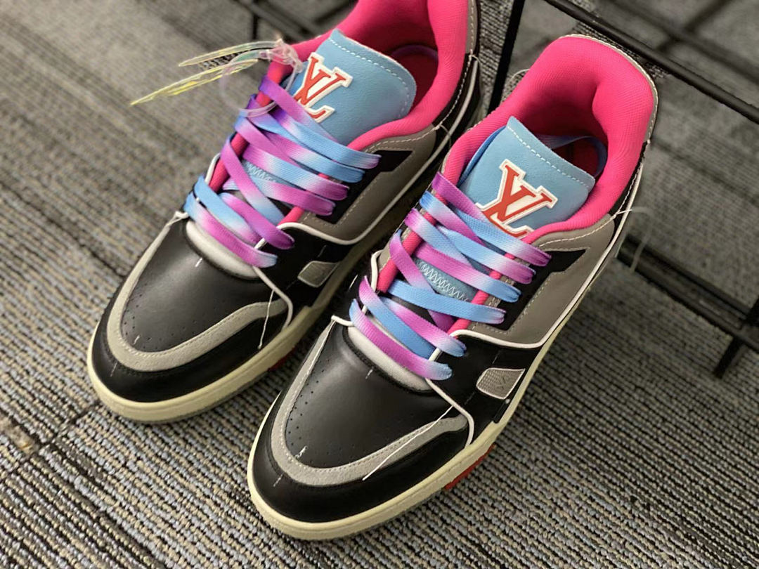 VV 2021 Show Trainer Balck/Pink, photo 1