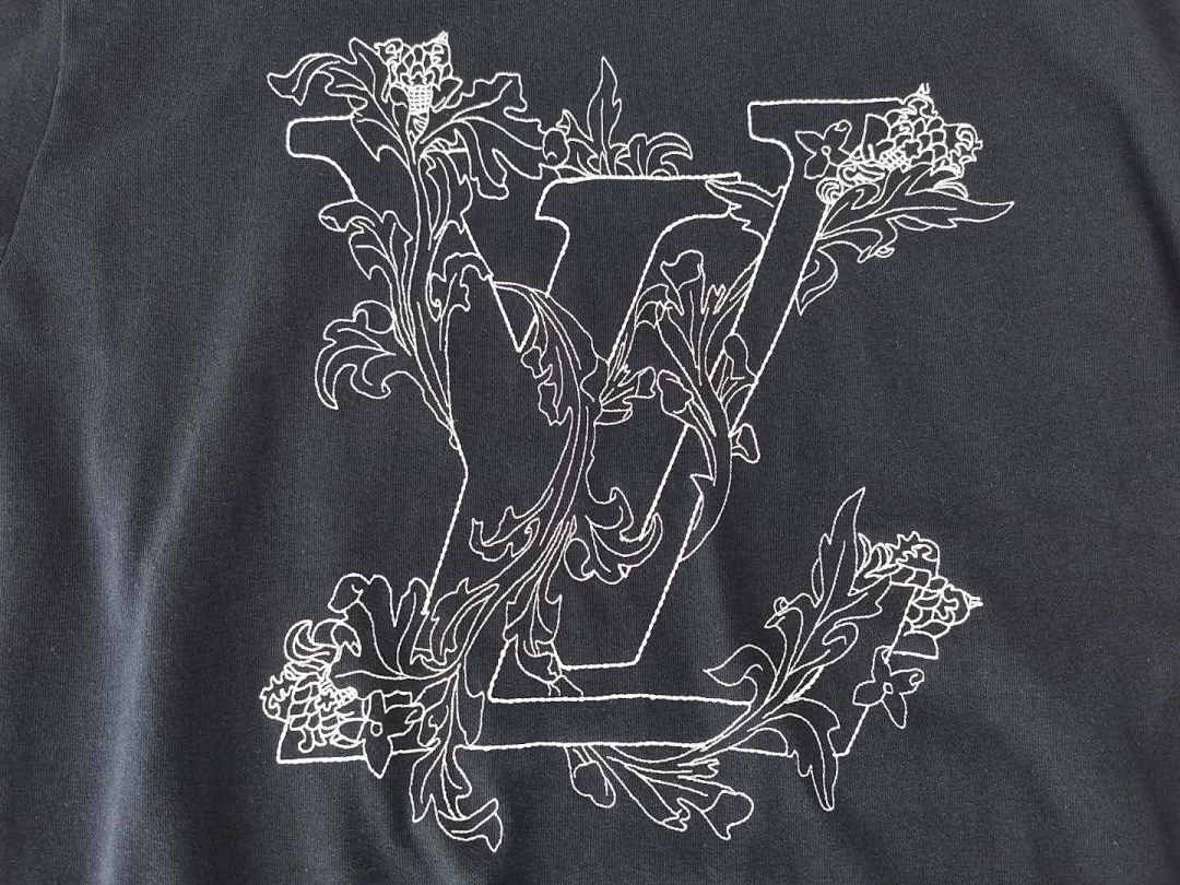 Other VV EMBROIDERED FLOWER T-SHIRT —— - Image 15