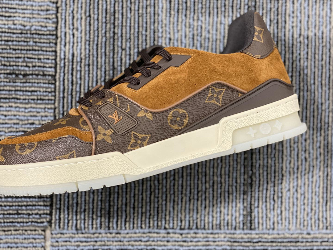 Other VV Grey Trainer - Image 8