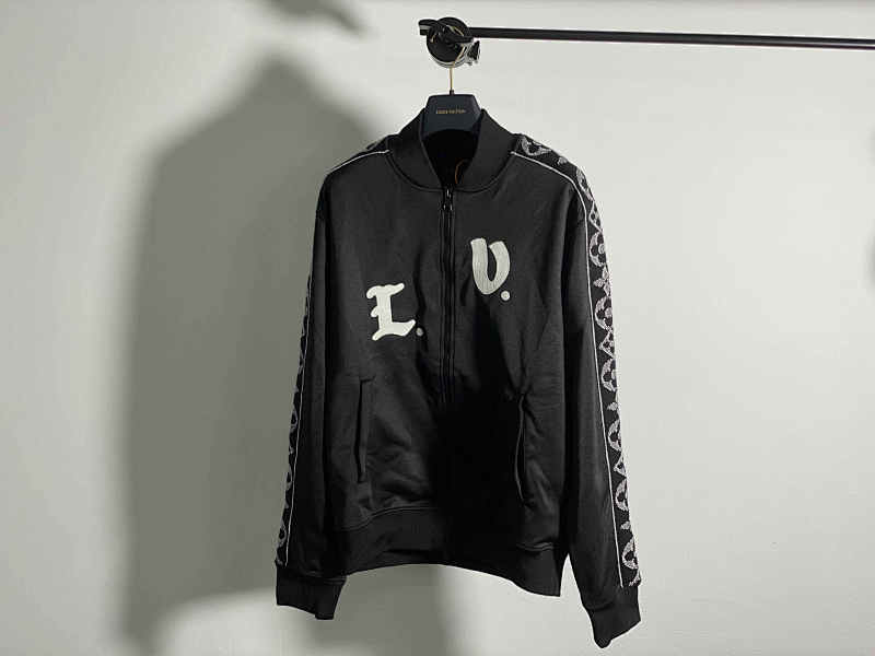 VV 21FW Show Jacket Preivew, photo 1