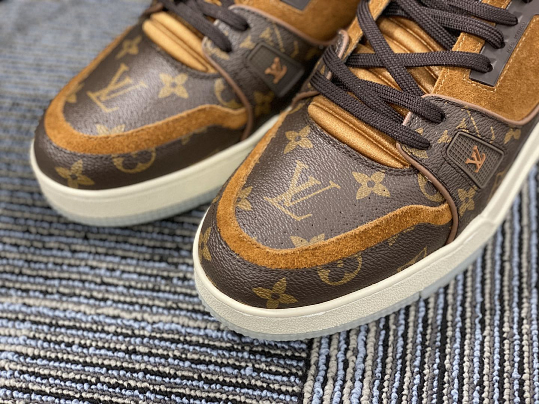 Other VV Grey Trainer - Image 10