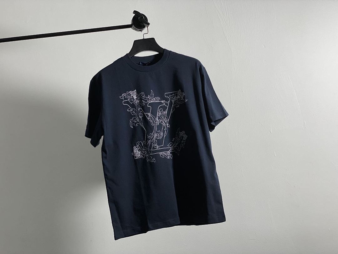 Other VV EMBROIDERED FLOWER T-SHIRT ——