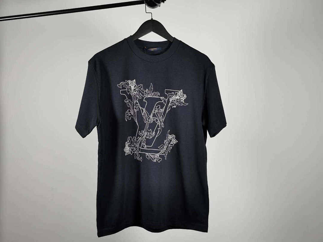 Other VV EMBROIDERED FLOWER T-SHIRT —— - Image 20