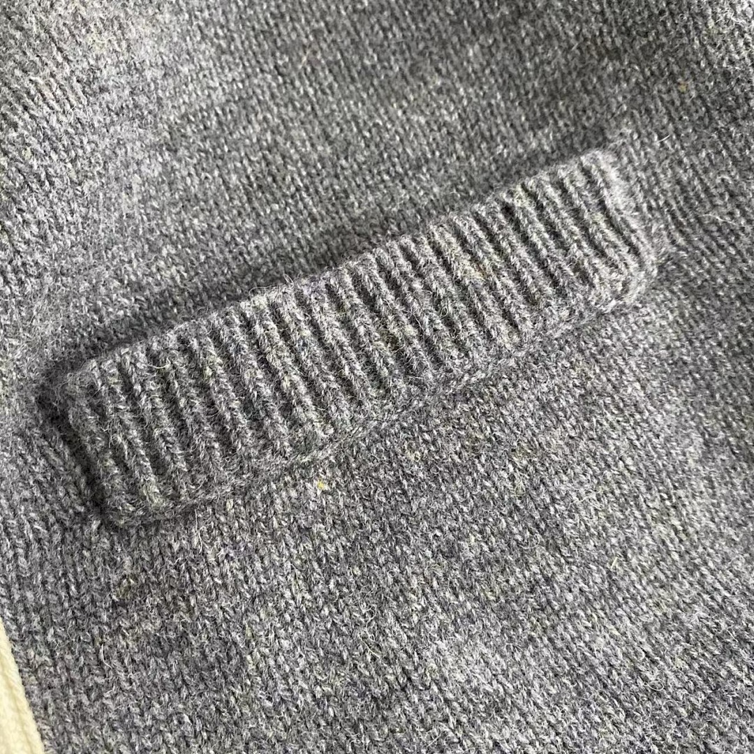 Other GC BEE Grey Cardigan - Image 10