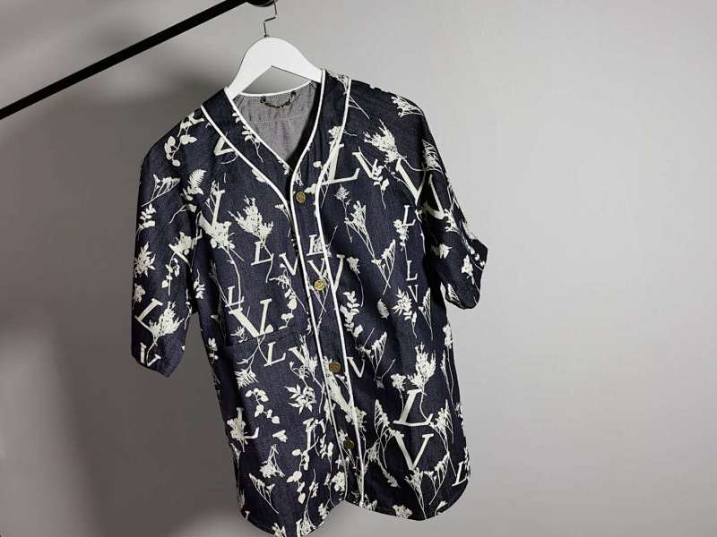 Vv Leaf Vests, photo 1