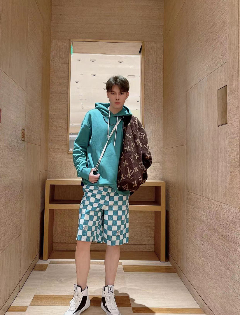 Other VV 21FW Lake Blue Tee Hoodie - Image 13