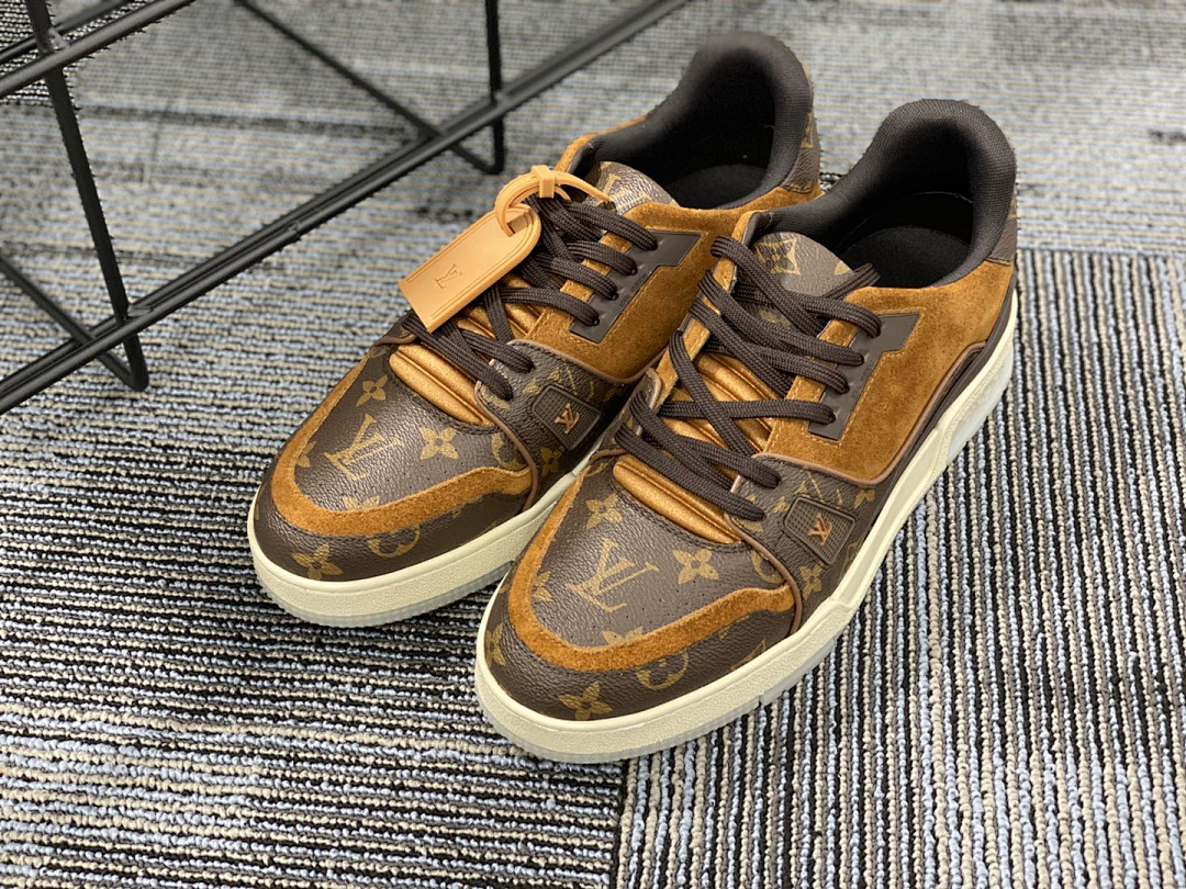 Other VV Grey Trainer - Image 7