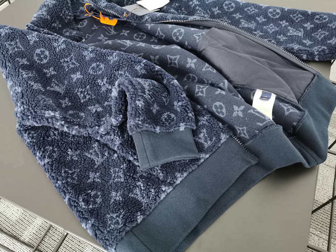Other VV Teddy Blue Jacket - Image 7