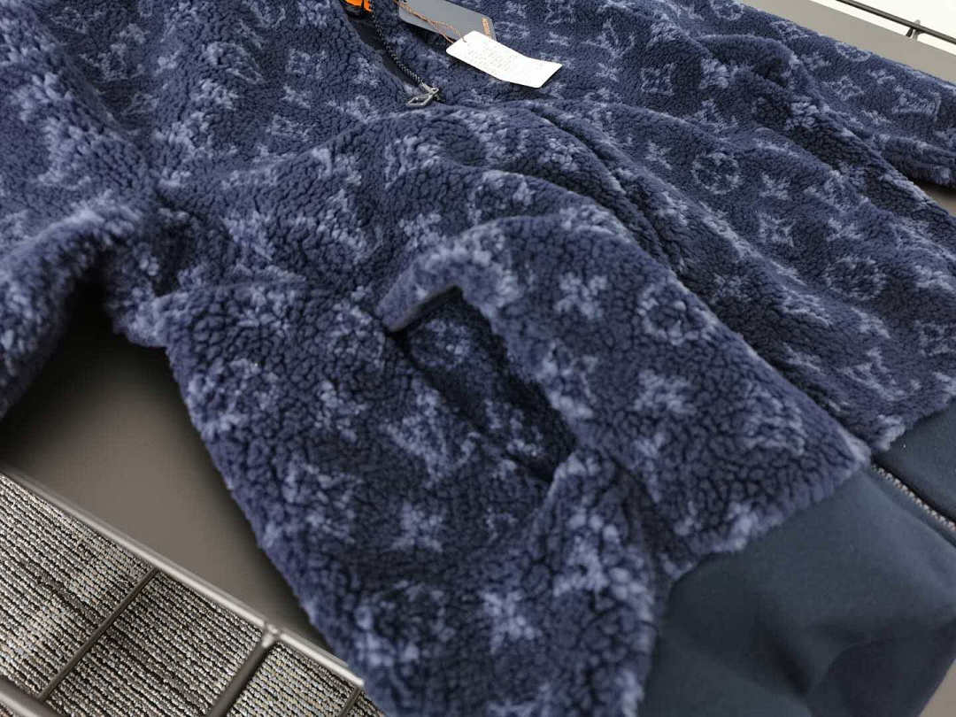 Other VV Teddy Blue Jacket - Image 10