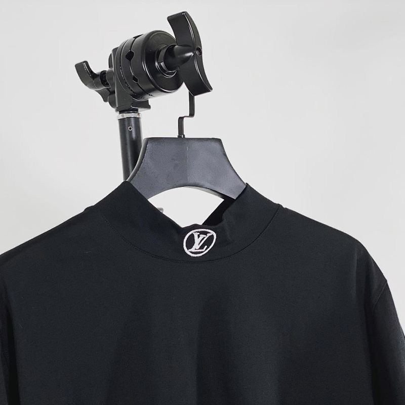 VV High Collar Embroidery Tee, photo 1