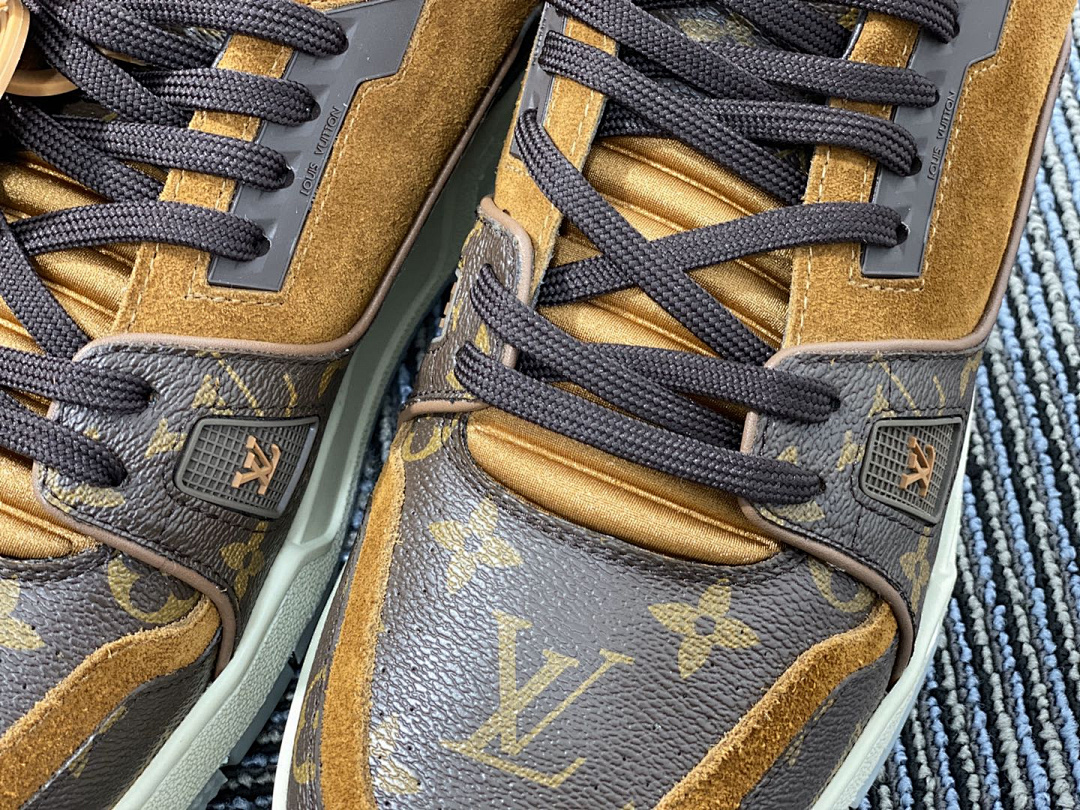 Other VV Grey Trainer - Image 14