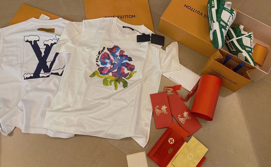 Other VV 2022 Flower Tee - Image 3