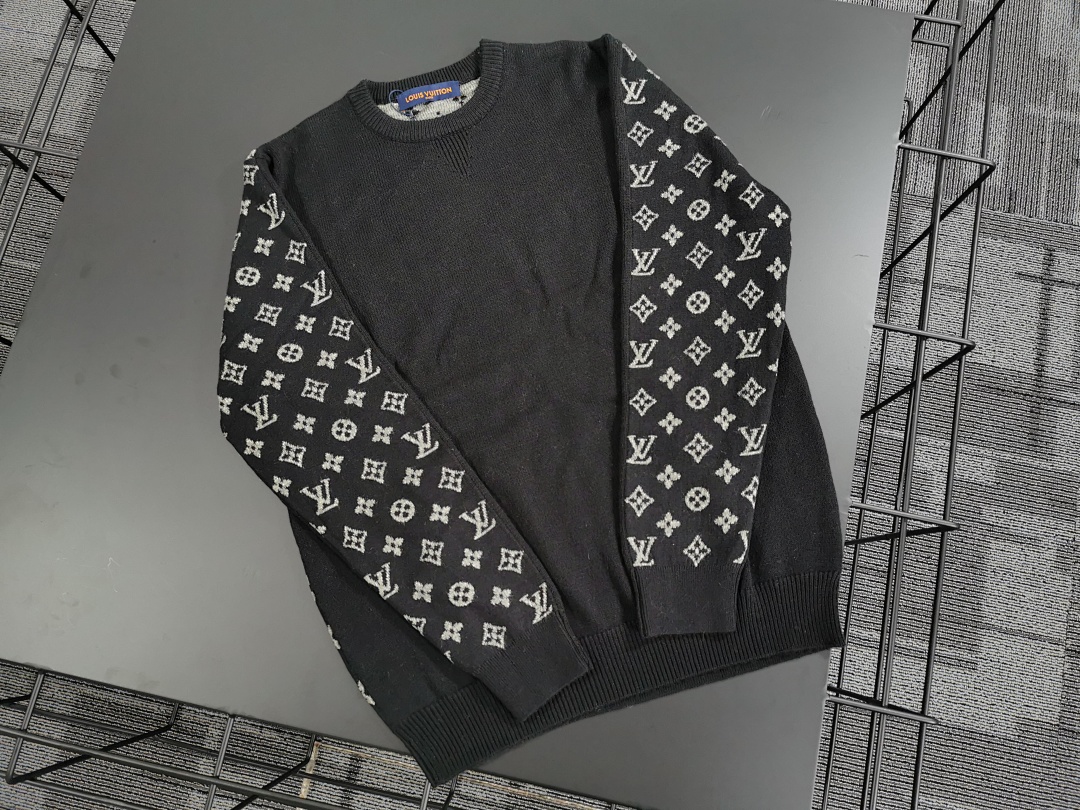 L*V FULL MONOGRAM JACQUARD Sweater, photo 1