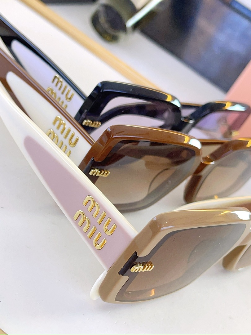 Miu Miu MOD:MU04 62 - Image 4