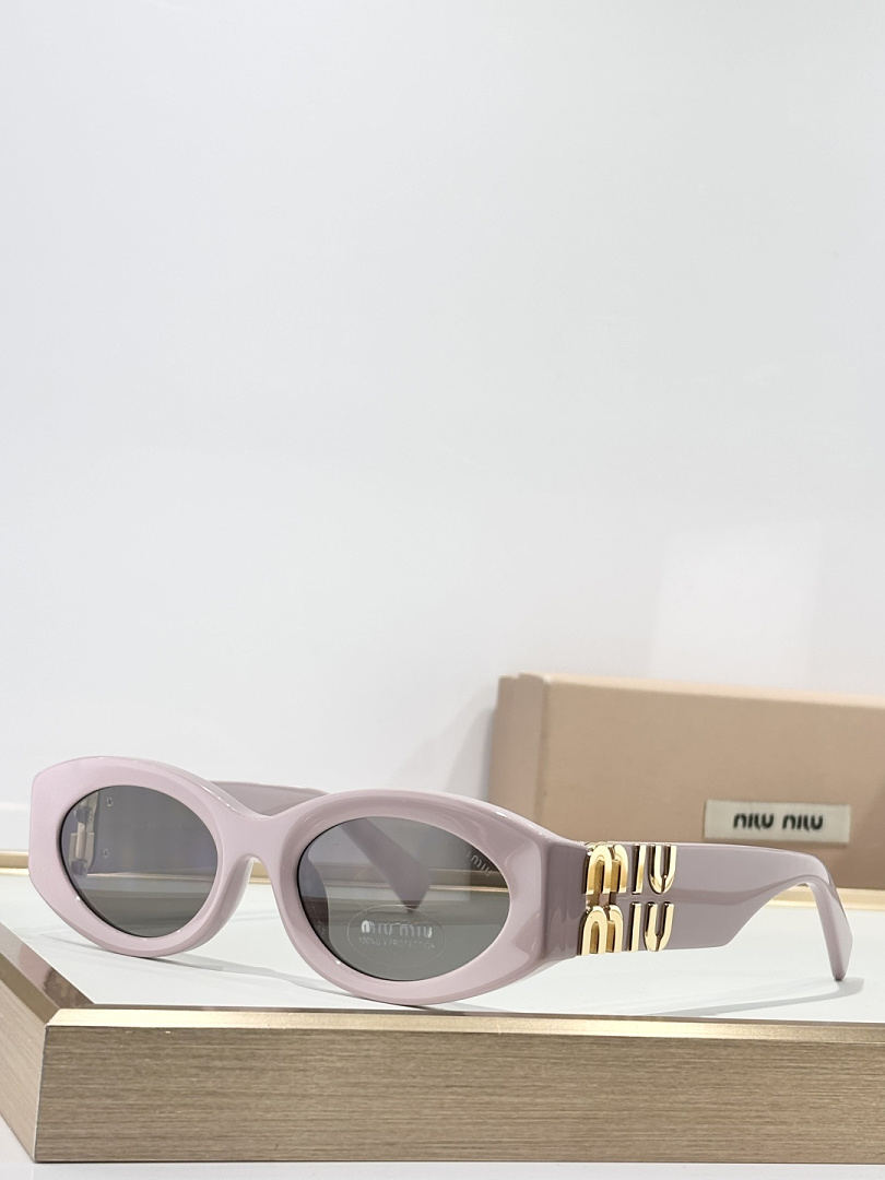 Miu Miu MIUMIUMOD:SMU 11WS SIZE54