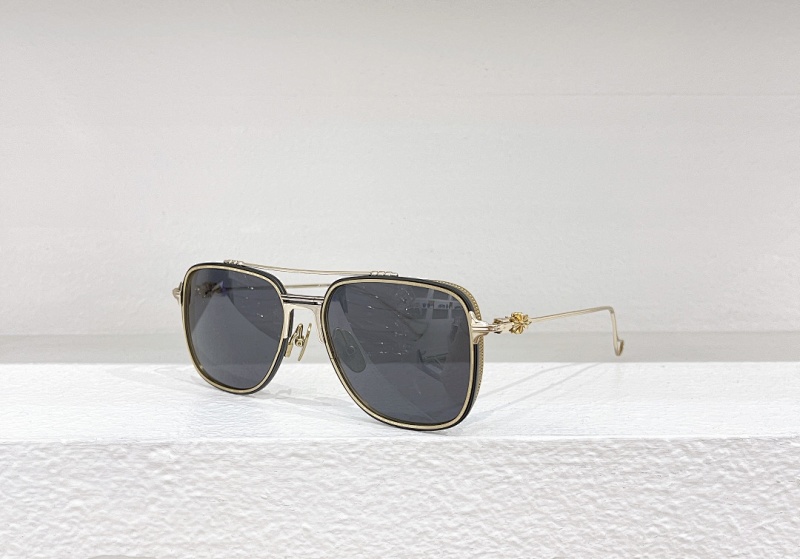Chanel Chanel CHROME HEARTSMODEL:HUMPSTERSIZE:55, photo 1