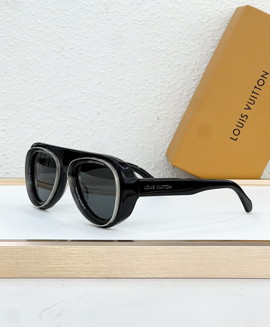 LOUIS VUITTONMODEL:Z2445USIZE:52, photo 1