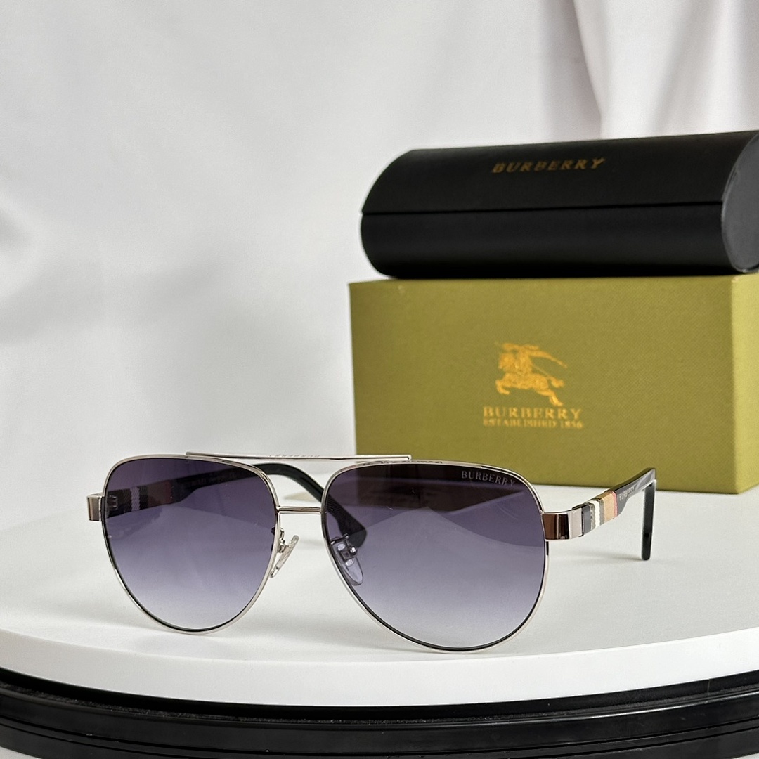 Burberry, photo 1