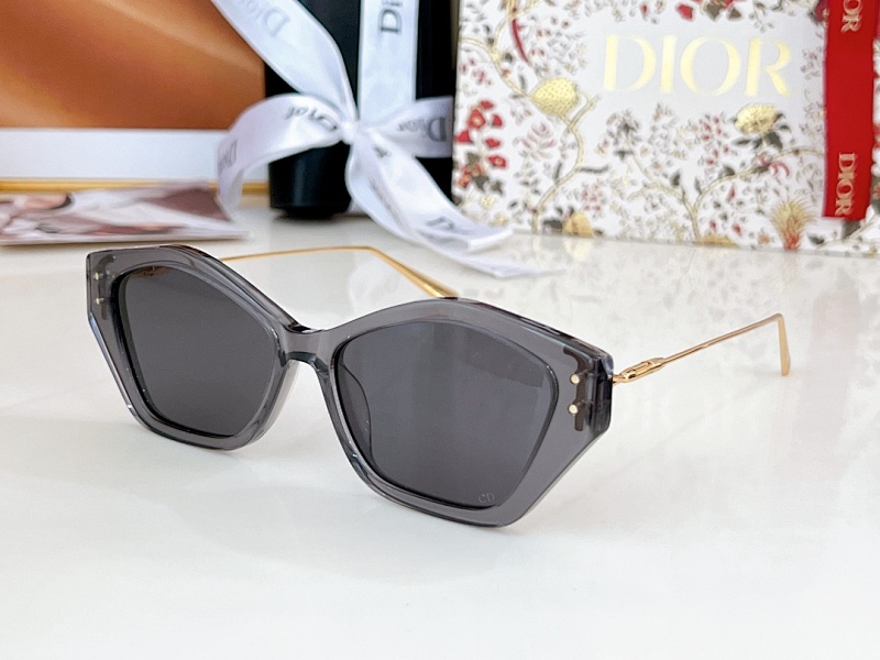 Other Dior MISSDIORS1U SIZE:56 18-135_