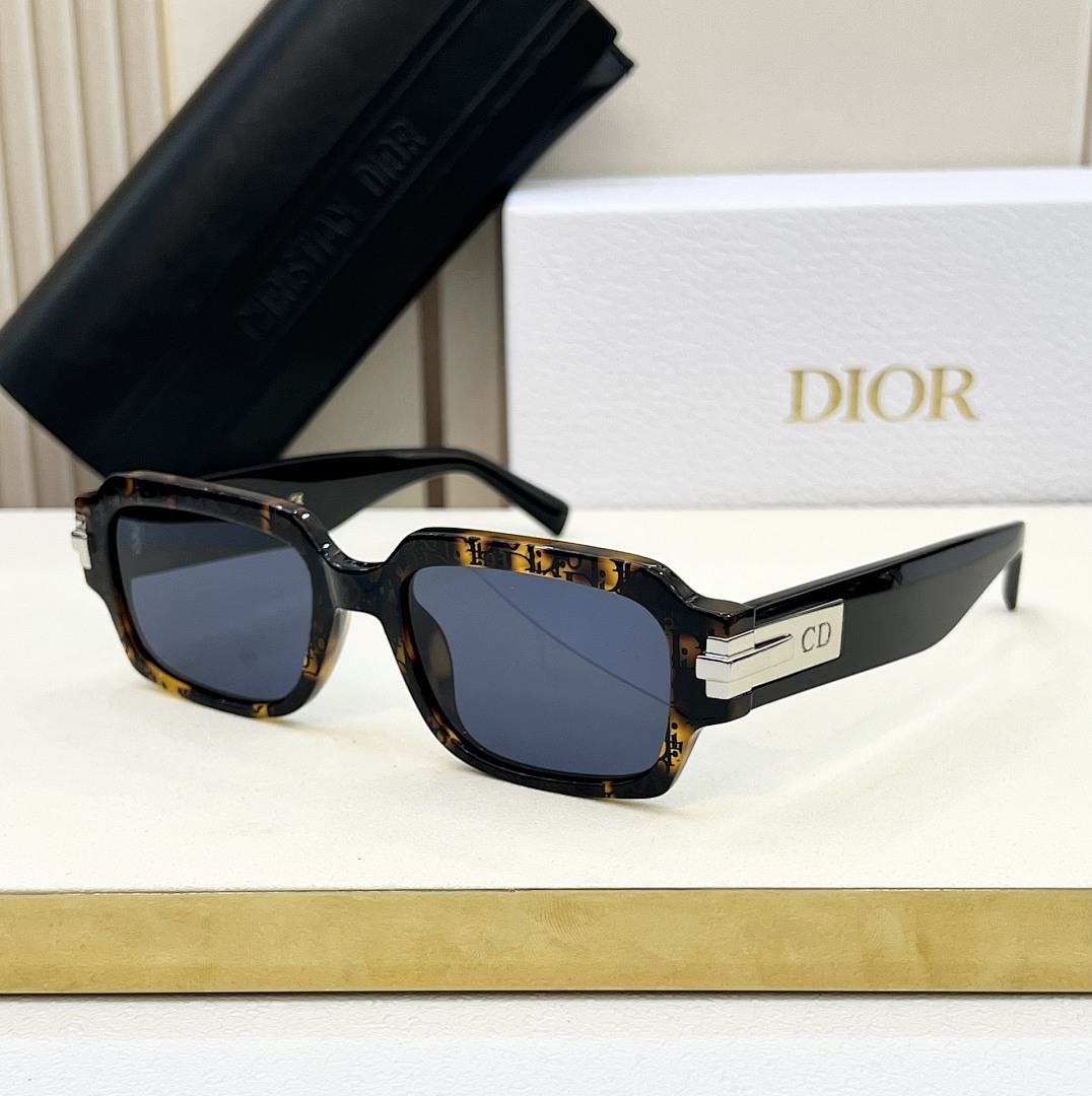 Other DIORMODEL:DIOBlackSuit S1ISIZE:54