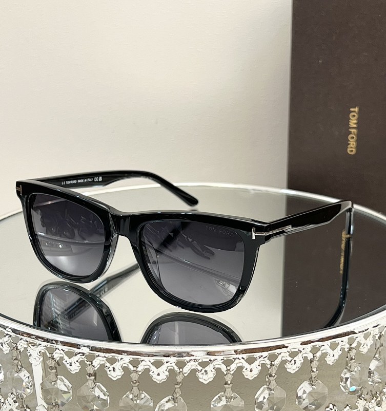 TOM FORDMODEL:FT1046SIZE:52, photo 1