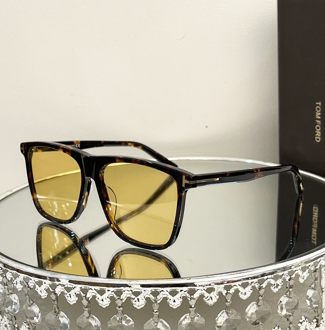 Other TOM FORDMODEL:TF832SIZE:59 - Image 4