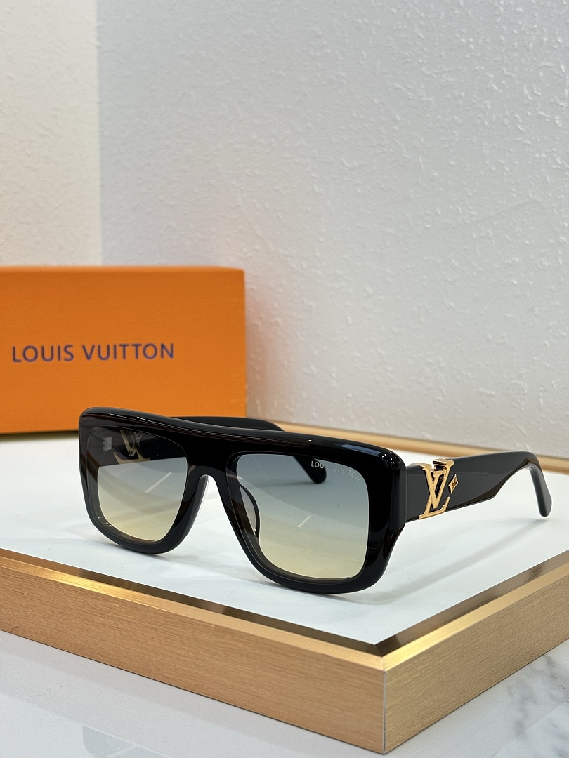 LOUIS VUITTO MODEL:Z2873U SIZE:56, photo 1