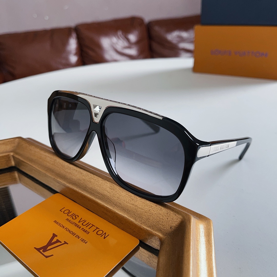 LOUIS VUITTONModelZ0105E SIZE:62 8, photo 1