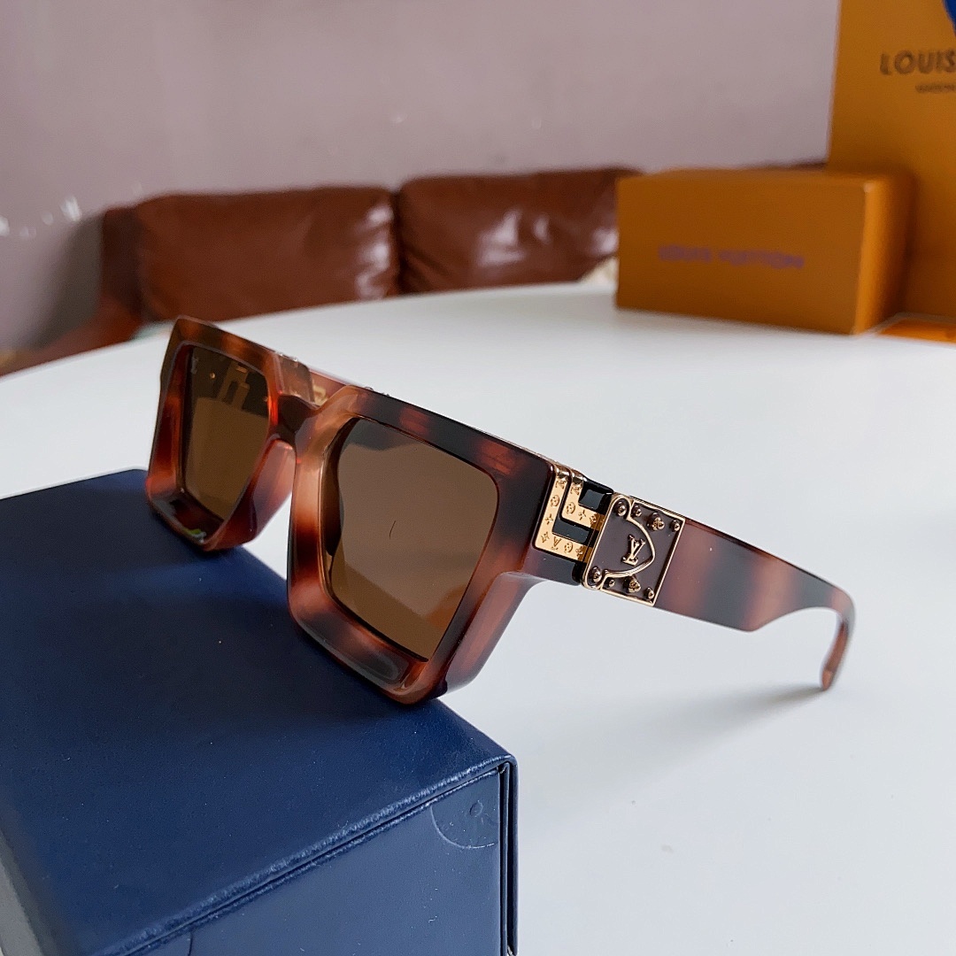 Other LOUIS VUITTONMODEL:M96006WNSIZE:56 17_