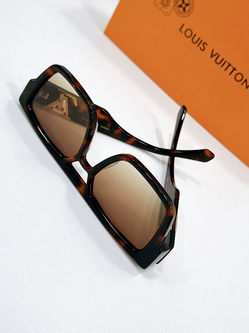 Other LOUIS VUITTONMODEL:Z2062W SIZE:133 0-145 - Image 2