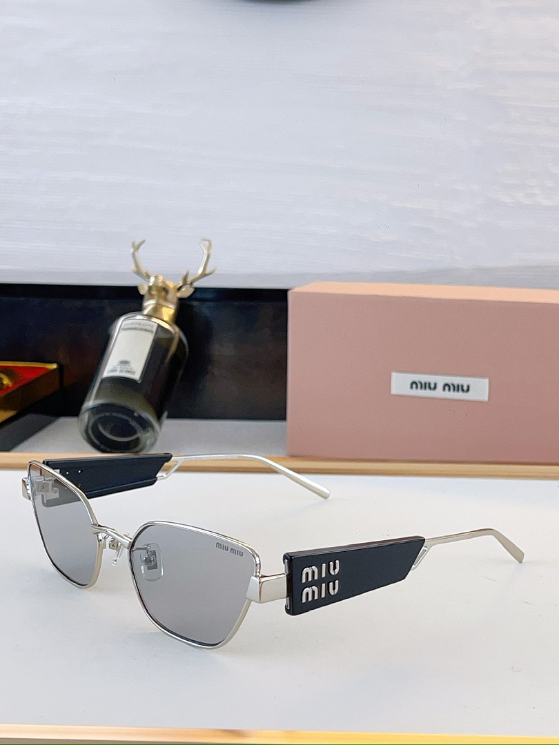 Miu Miu SMU65WS 58 - Image 8