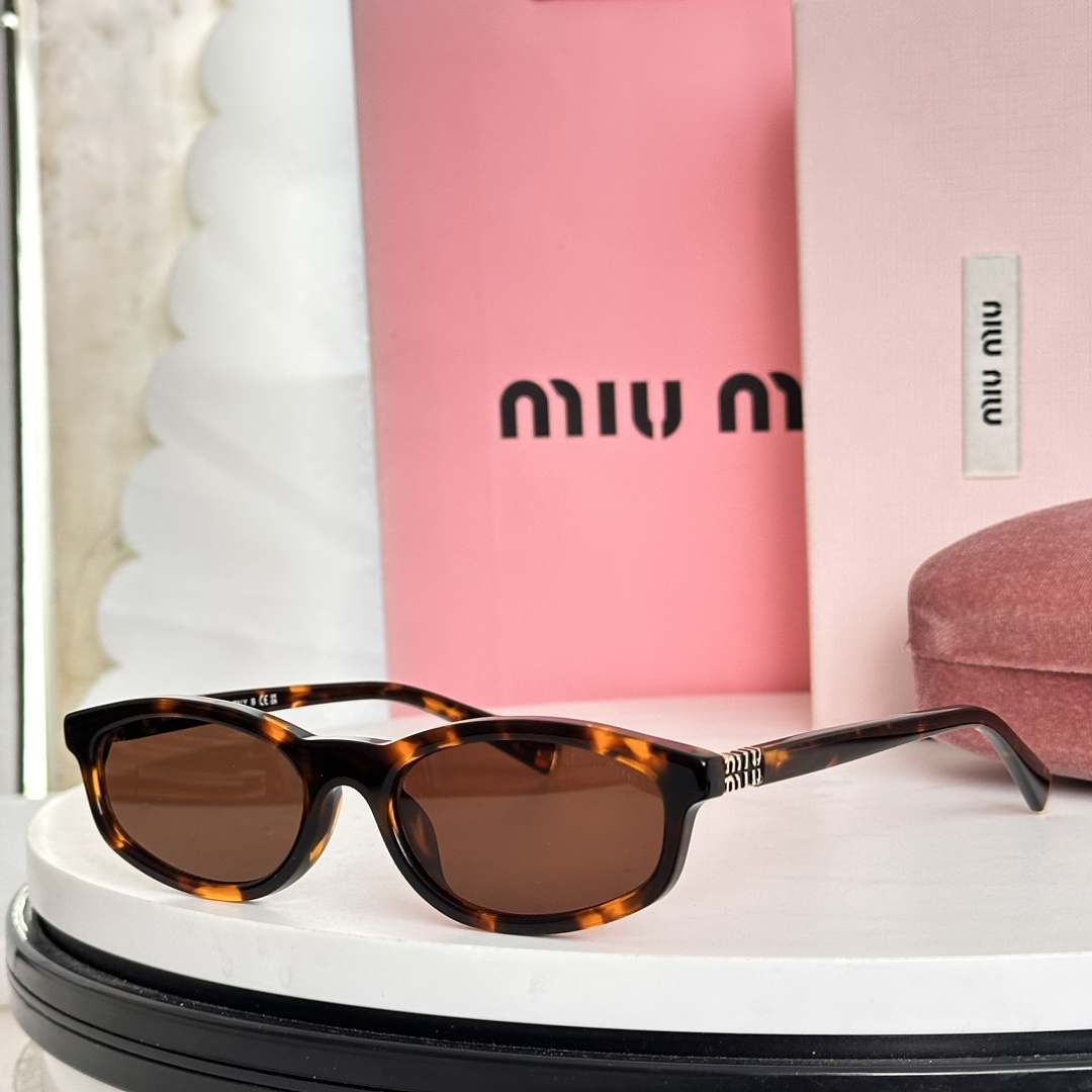 Miu Miu MIU M MODEL SMU06S SIZE:53