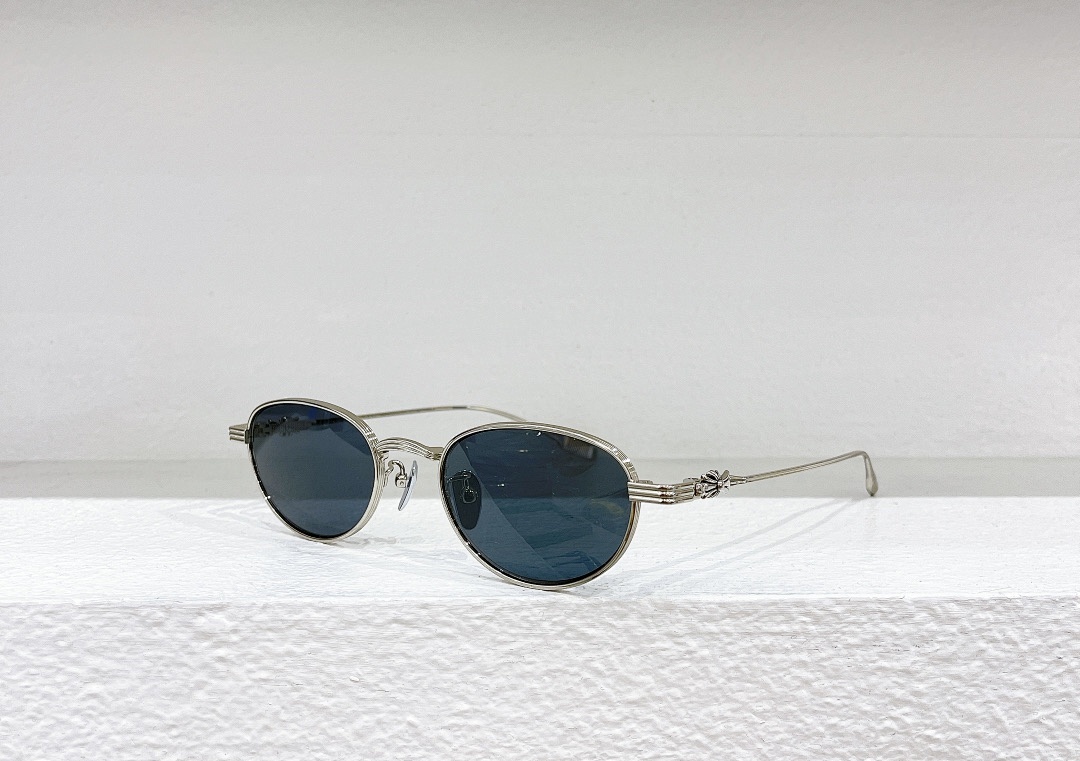 Chanel Chanel CHROME HEARTSMODEL:CH8234SIZE:53 22-148_, photo 1