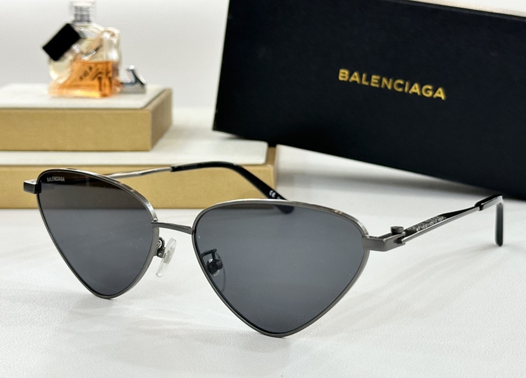 Balenciaga MODEL:BB166SSIZE63, photo 1