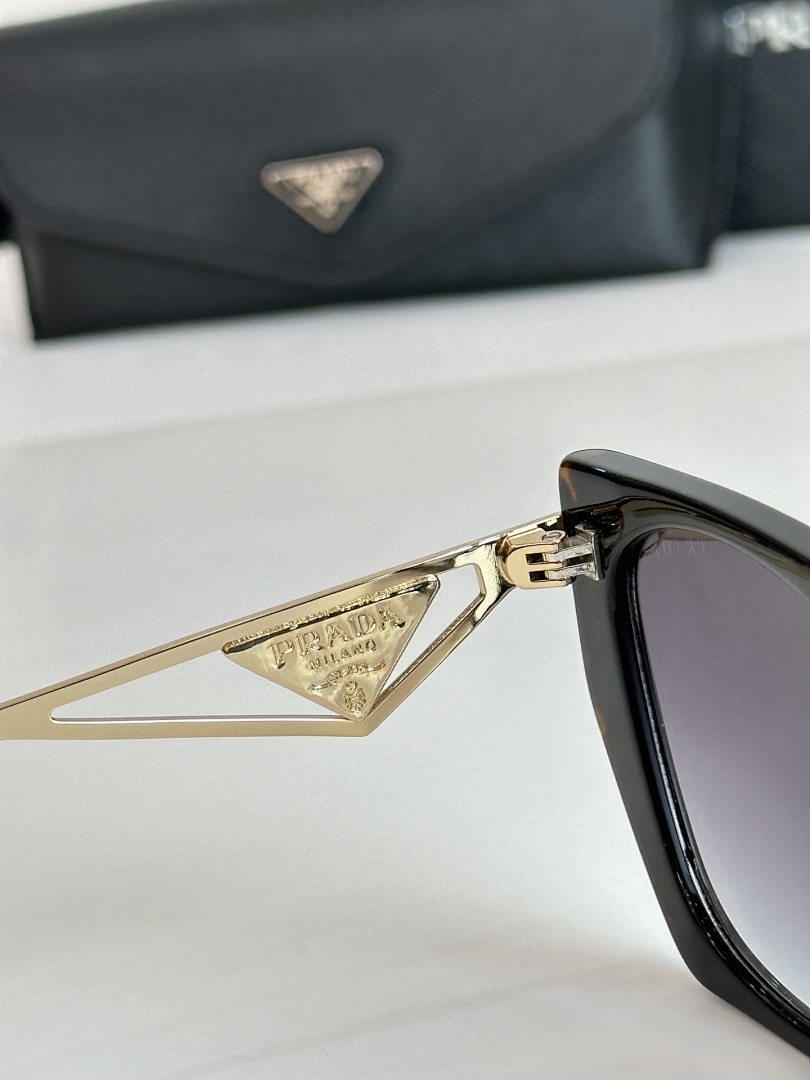 Prada ModelSPR 89WSIZE:56 - Image 2